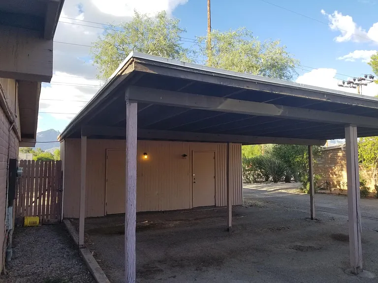 2774 N Fair Oaks Ave — Photo 14