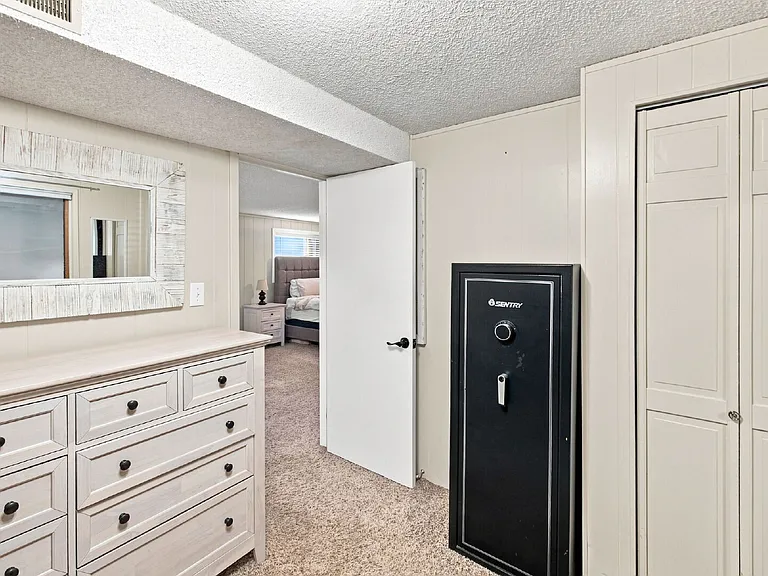 702 Squire St — Photo 21
