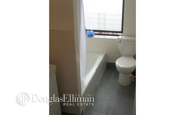 Rented by Douglas Elliman | media 23