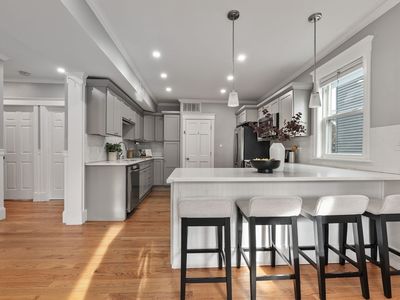 52 Lithgow St Floor 2, Boston, MA, 02124