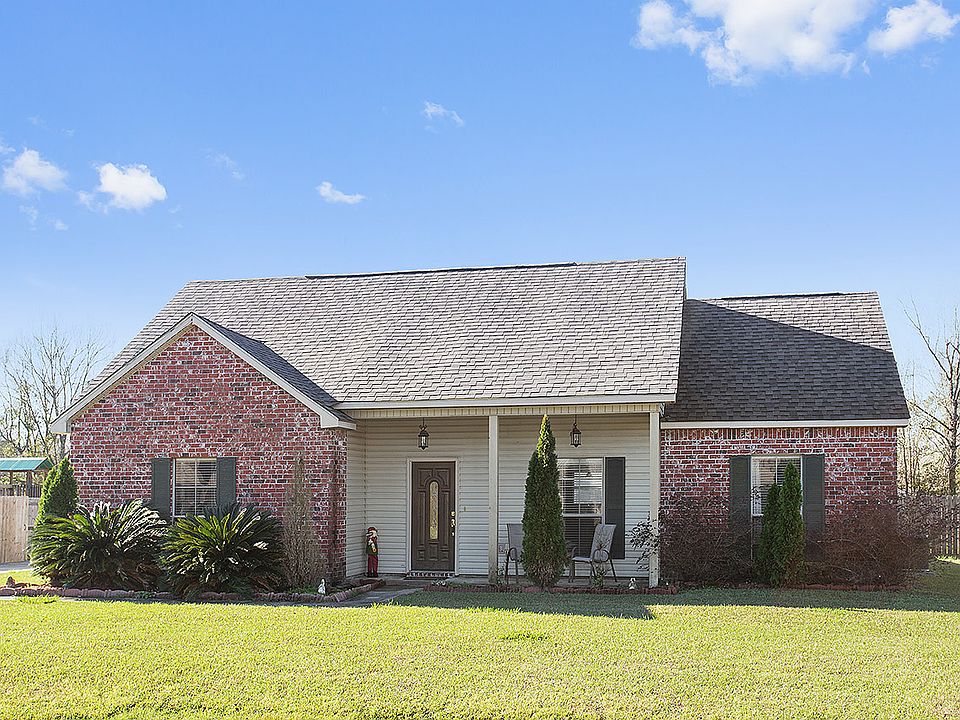 1st image of 44413 Pecan Oaks Ave
