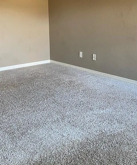 2886 N Seneca Ave — Photo 14