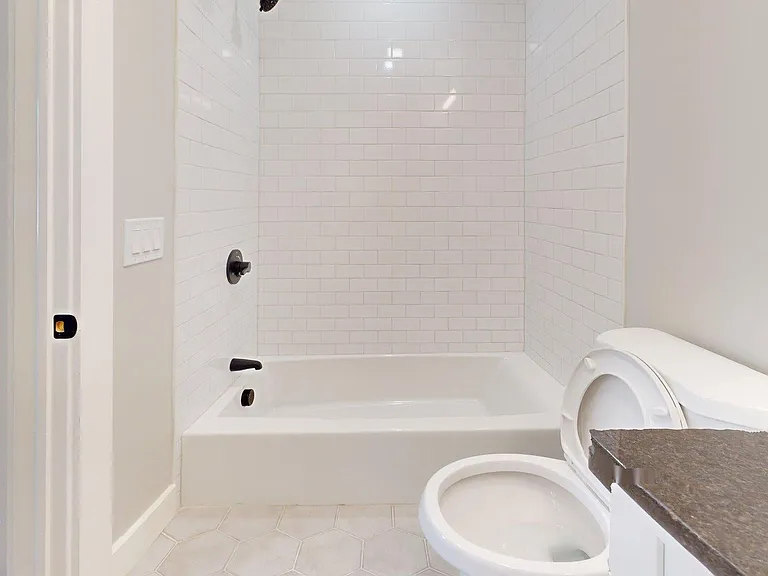 8 Curtis St #2 — Photo 15