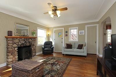 5th image of 426 Newberg Ave NW