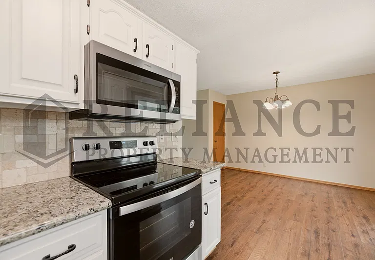 516 N Lakeside Dr — Photo 26