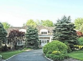 24 Post Ln, Livingston, NJ 07039