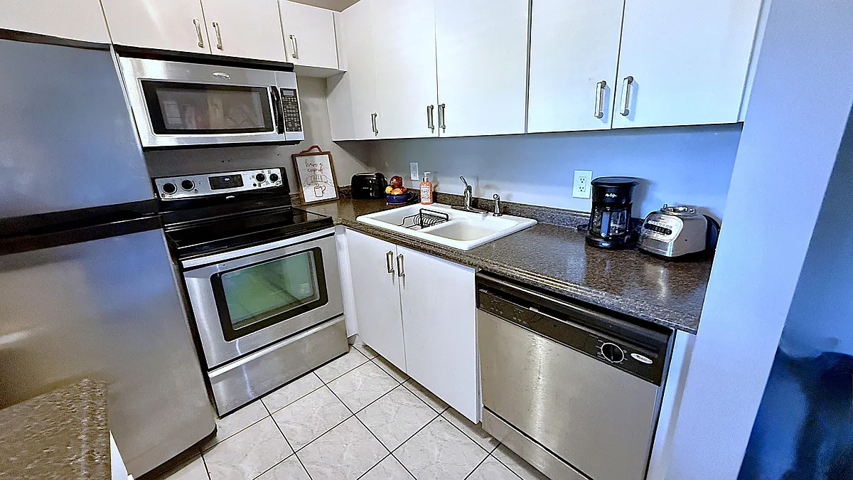 Building Photo - 181 Tilford #I