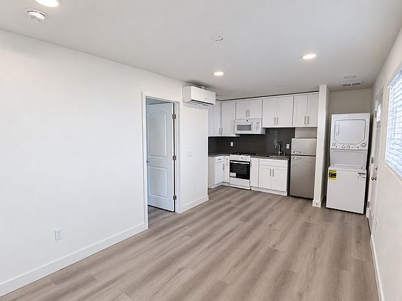 3rd image of 745 Fine St #1/2