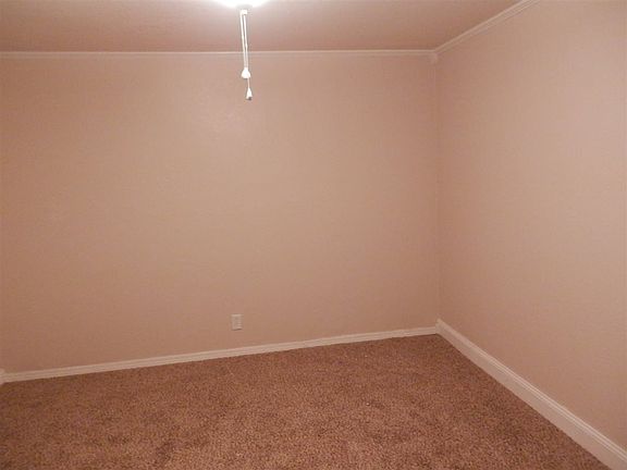 4th image of 1830 E Ash Ave