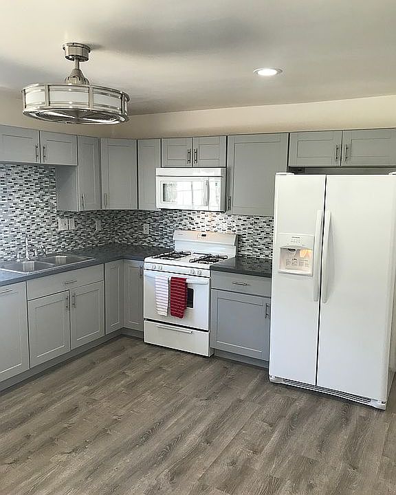 1st image of 630 William St