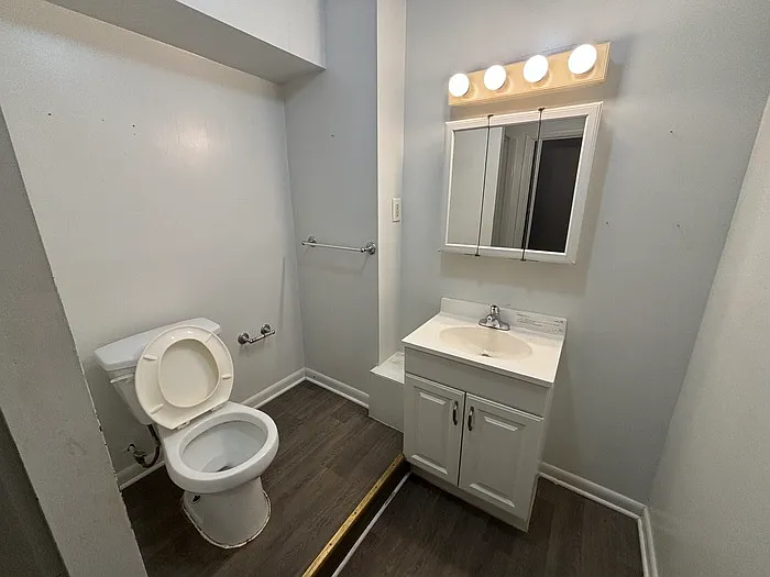 823 Showell Ct — Photo 8