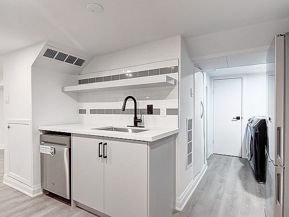 4th image of 130 Lambton Ave #Basement