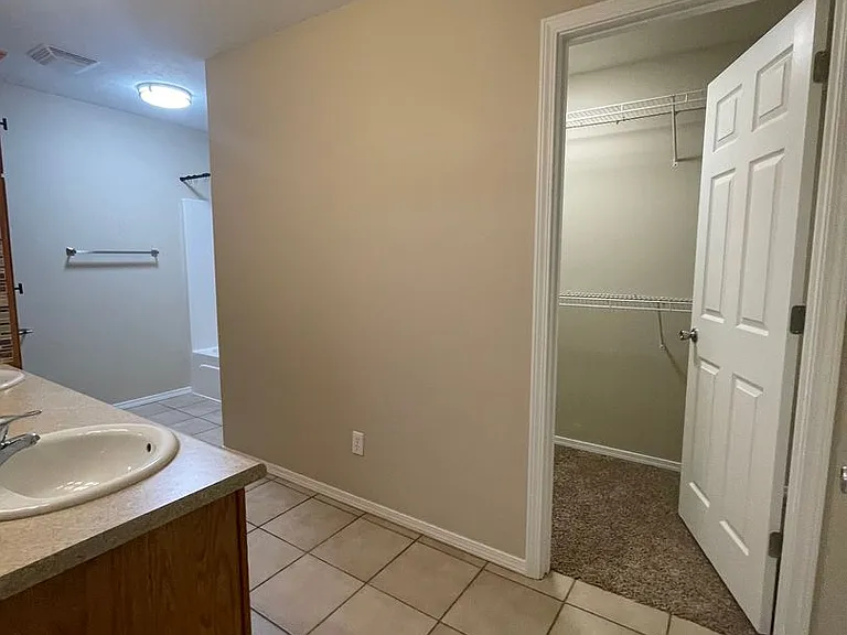 4442 W Normal St — Photo 12