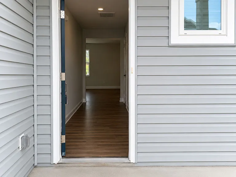 166 Brentwood Dr — Photo 3