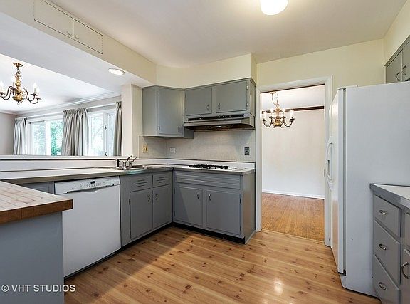 5th image of 1843 Winnetka Ave