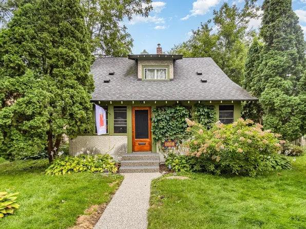 3241 42nd Ave S, Minneapolis, MN 55406