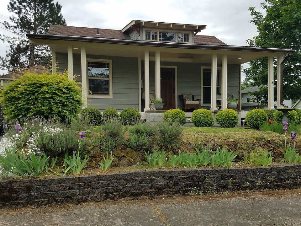 1st image of 901 E 30th St