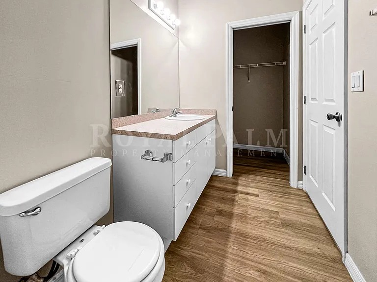 2130 NE 8th Pl — Photo 28