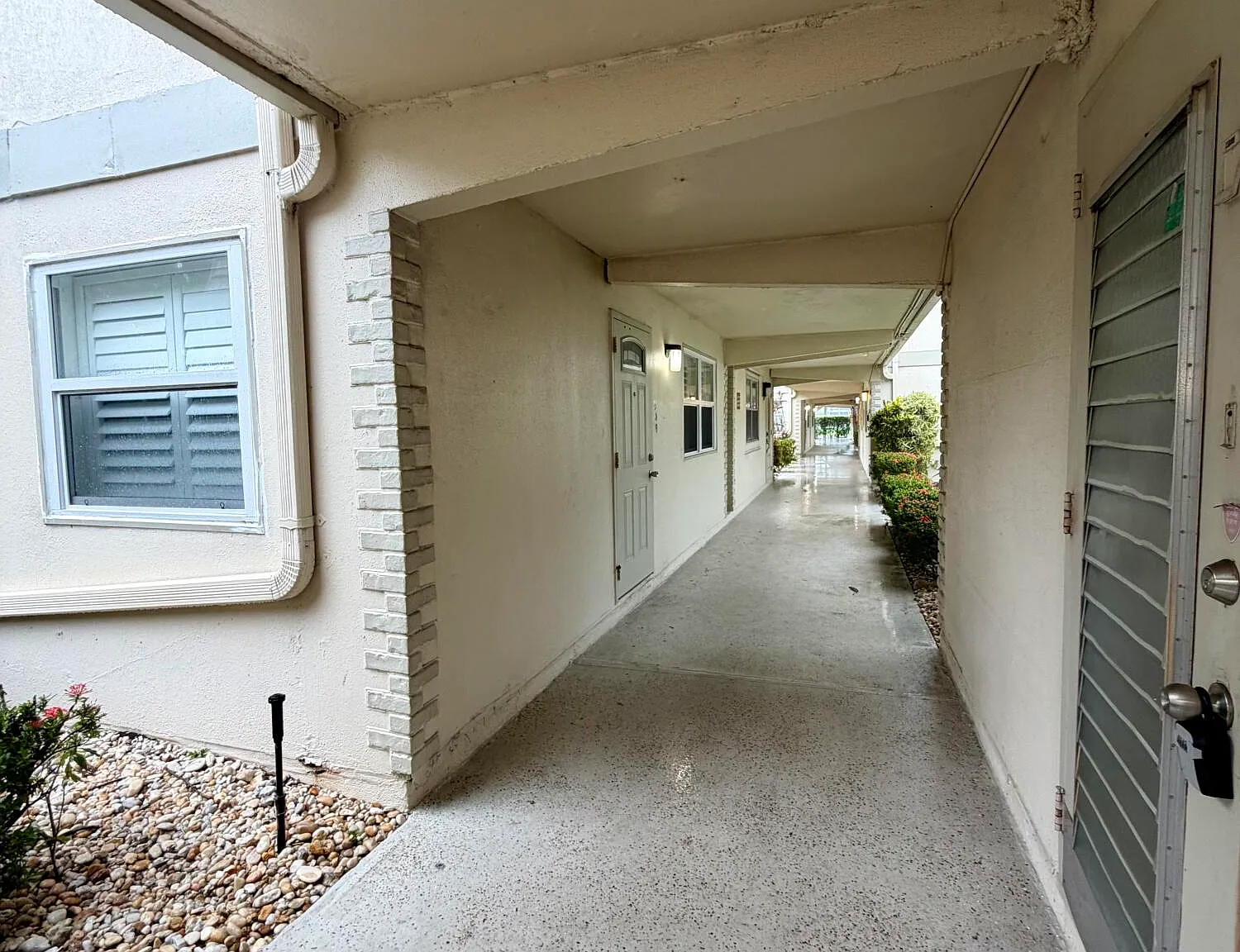 2 bed, 2.0 bath, 880 sqft, $1,500 — Photo 2