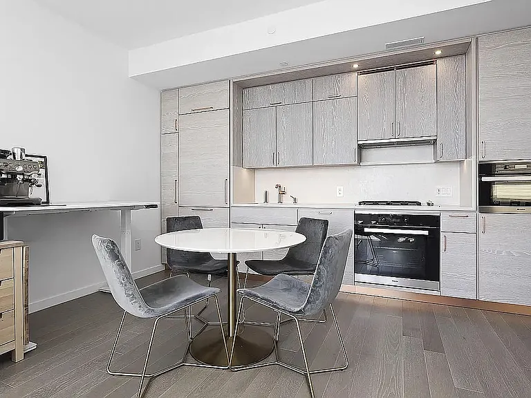 1 City Point #43F — Photo 3