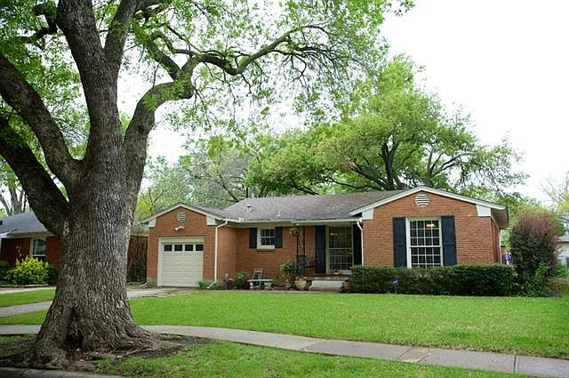 1st image of 445 Parkhurst Dr