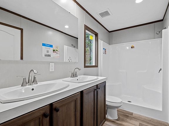 3rd image of 1107 Ridgeview Cir