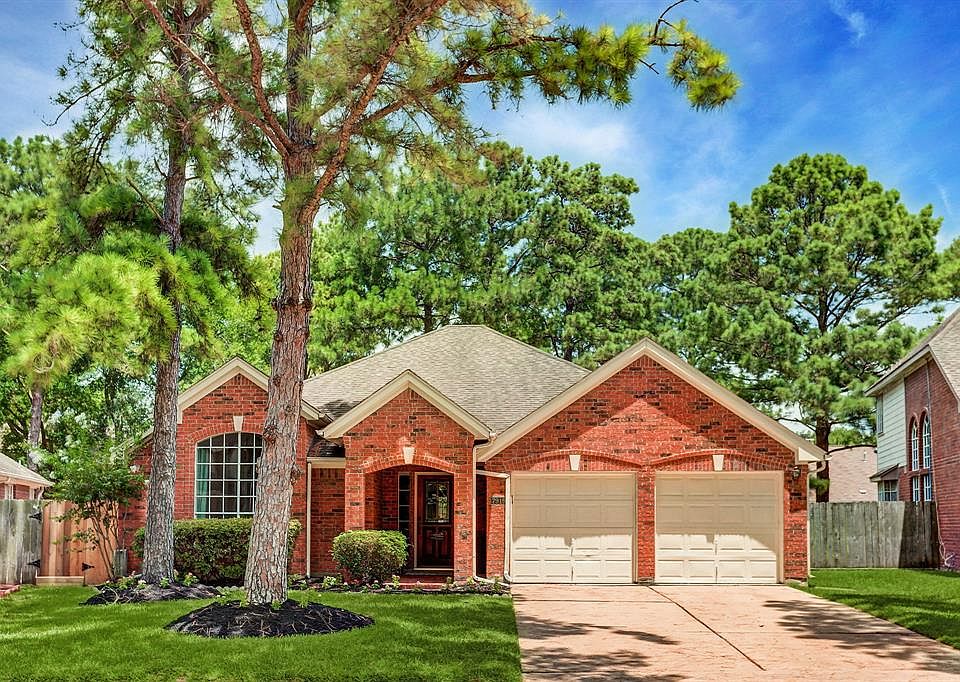 2nd image of 7919 Hidden Oaks Ln