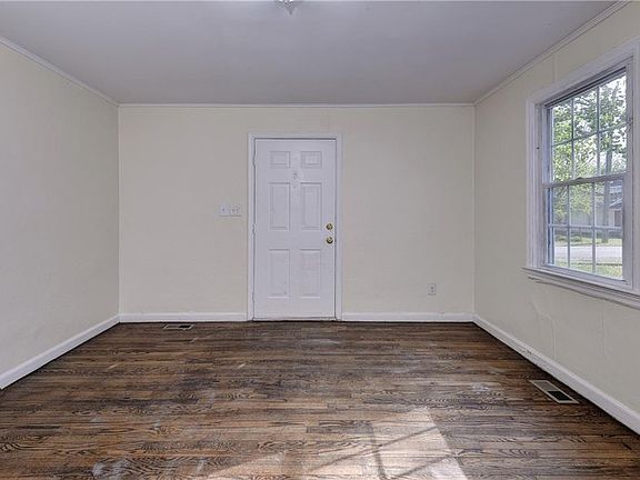 5th image of 22 Morrison Ave