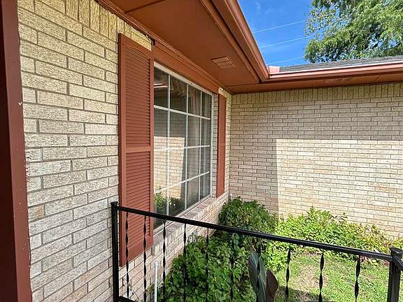 2nd image of 2218 W Randall Ave
