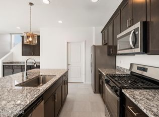 760 W Calle Cubeta, Sahuarita, AZ 85629