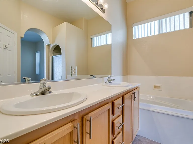 120 Woolman Rink Ave — Photo 33