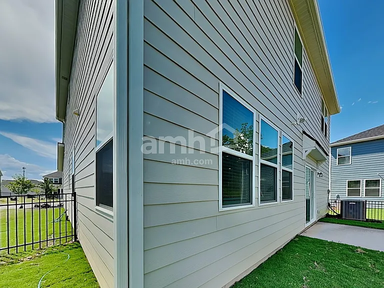 1015 Bevington Dr — Photo 23