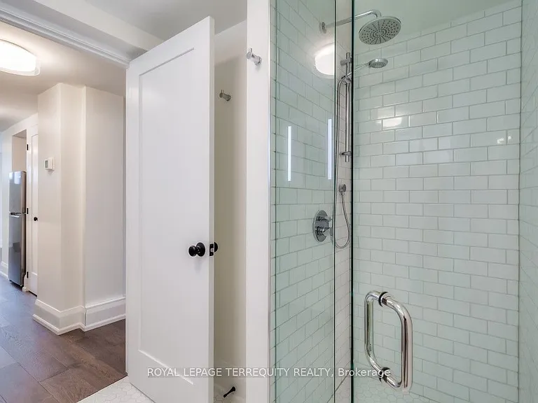 674 Eglinton Ave E #LOWER — Photo 11