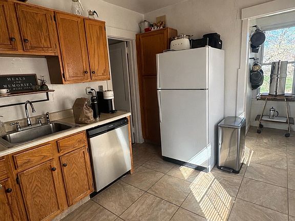 4th image of 2349 Tilbury Ave