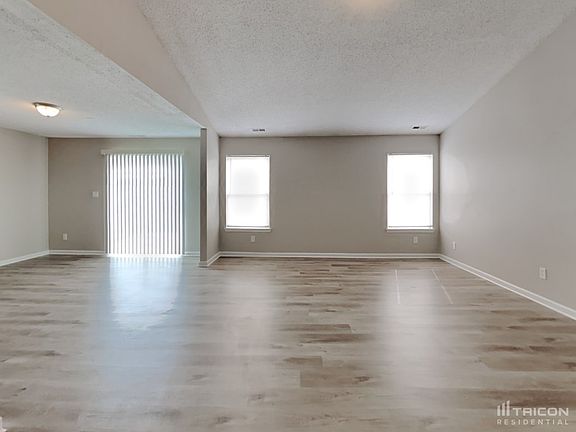 3rd image of 1599 Carlton Dr