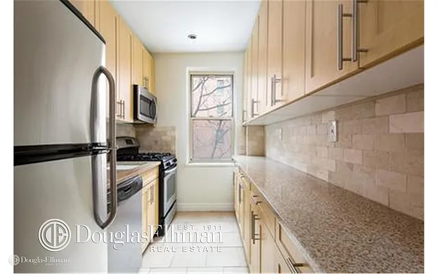 Rented by Douglas Elliman | media 4