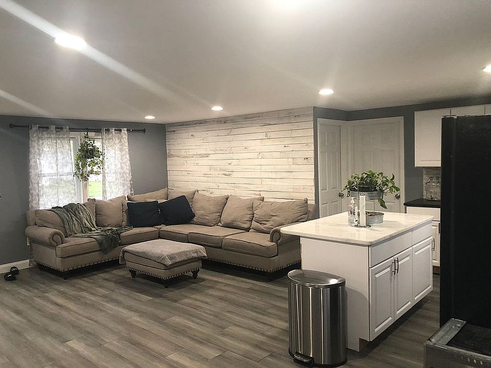 2nd image of 38 Spring St