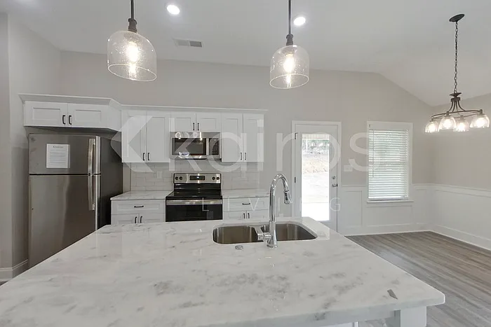 104 Allentown Ct — Photo 3
