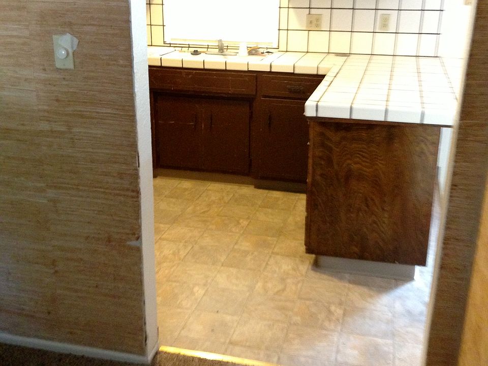 2nd image of 3401 Keller St