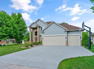 9372 Tewsbury Gate N, Maple Grove, MN 55311