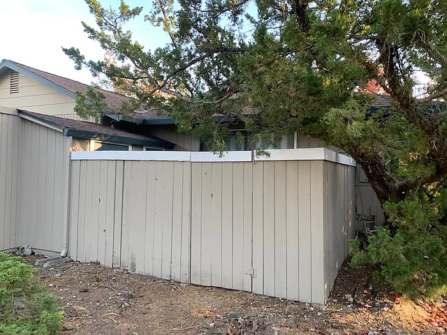 5065 Charmian Dr — Photo 17