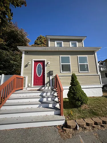 54 Rhodora St Photo 1