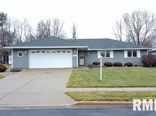 823 Cedar Point Ct, Peoria, IL