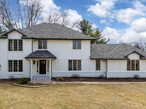 3320 E Ridge Dr, Bettendorf, IA 52722