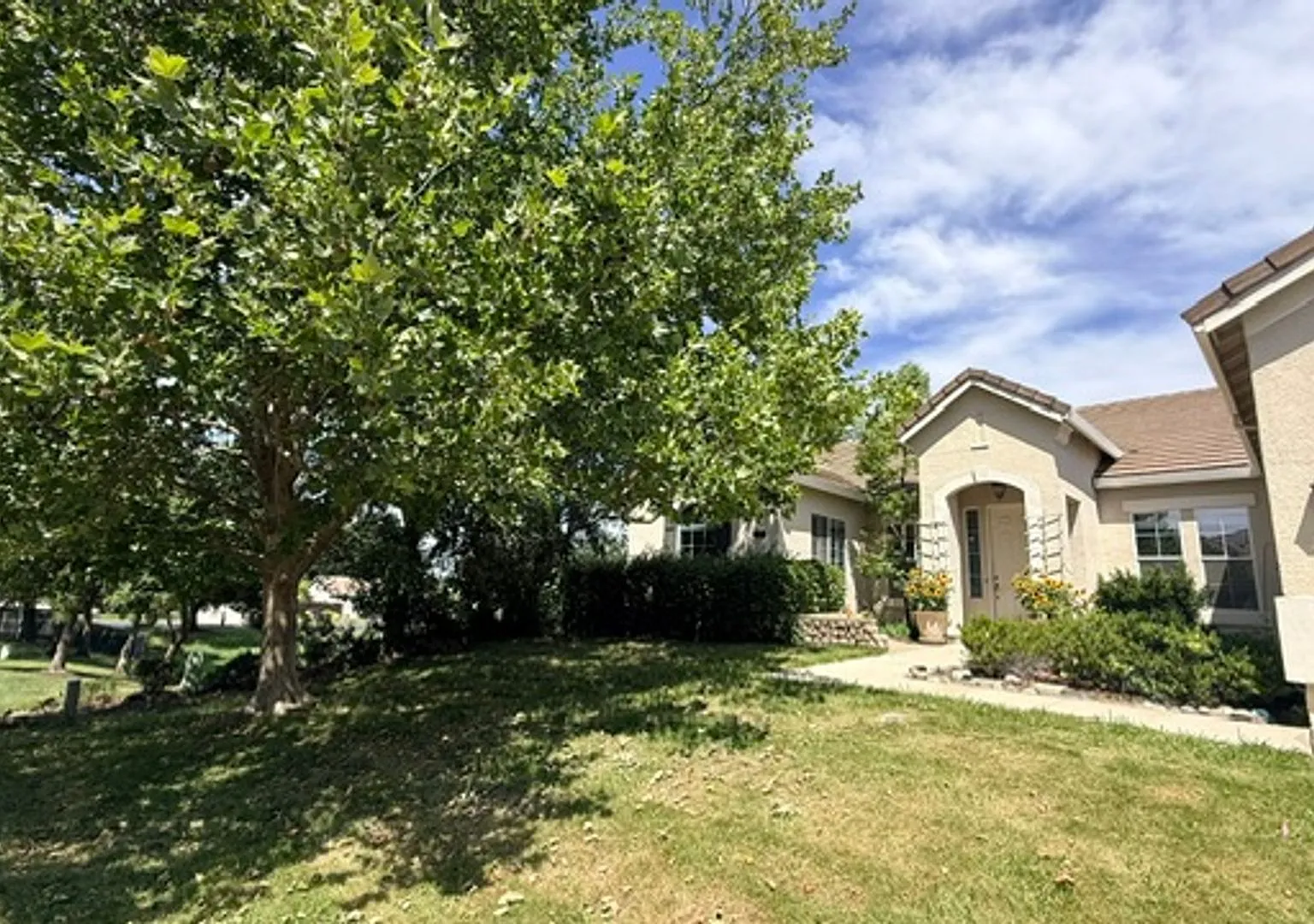 Spacious 5bd/3ba Rocklin Home — Photo 3