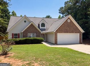 305 Cobb Ct, Hampton, GA 30228