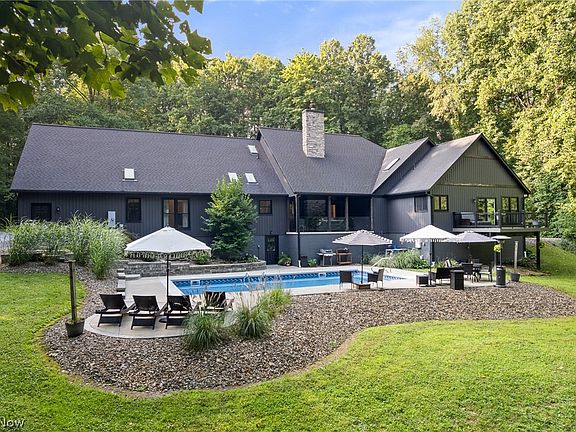 3rd image of 2119 Johns Rd