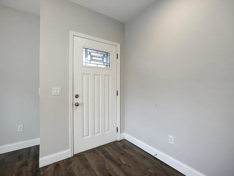 1878 Vamo Dr — Photo 4