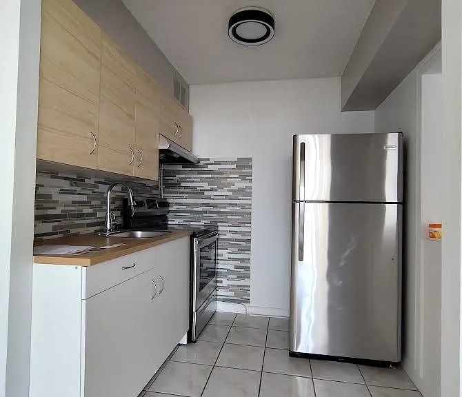 100 Lotherton Ptwy #612 — Photo 8