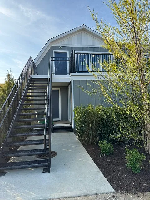 Studio, 421 sqft, $2,100 — Photo 2